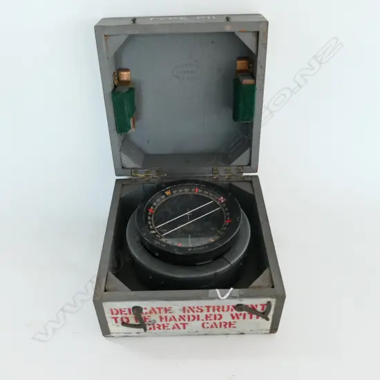 WWII RAF NAVIGATIONAL COMPASS, TYPE P8  REF 6A/0726